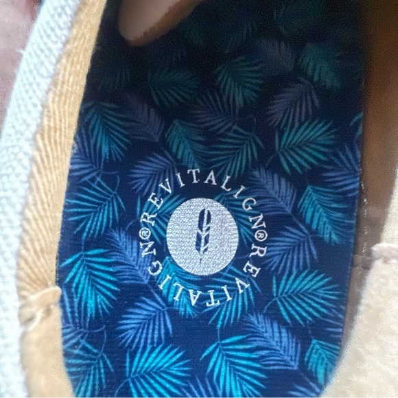 NEW REVITALIGN White Flats Minimalist Design, super comfortable, - Picture 5 of 12